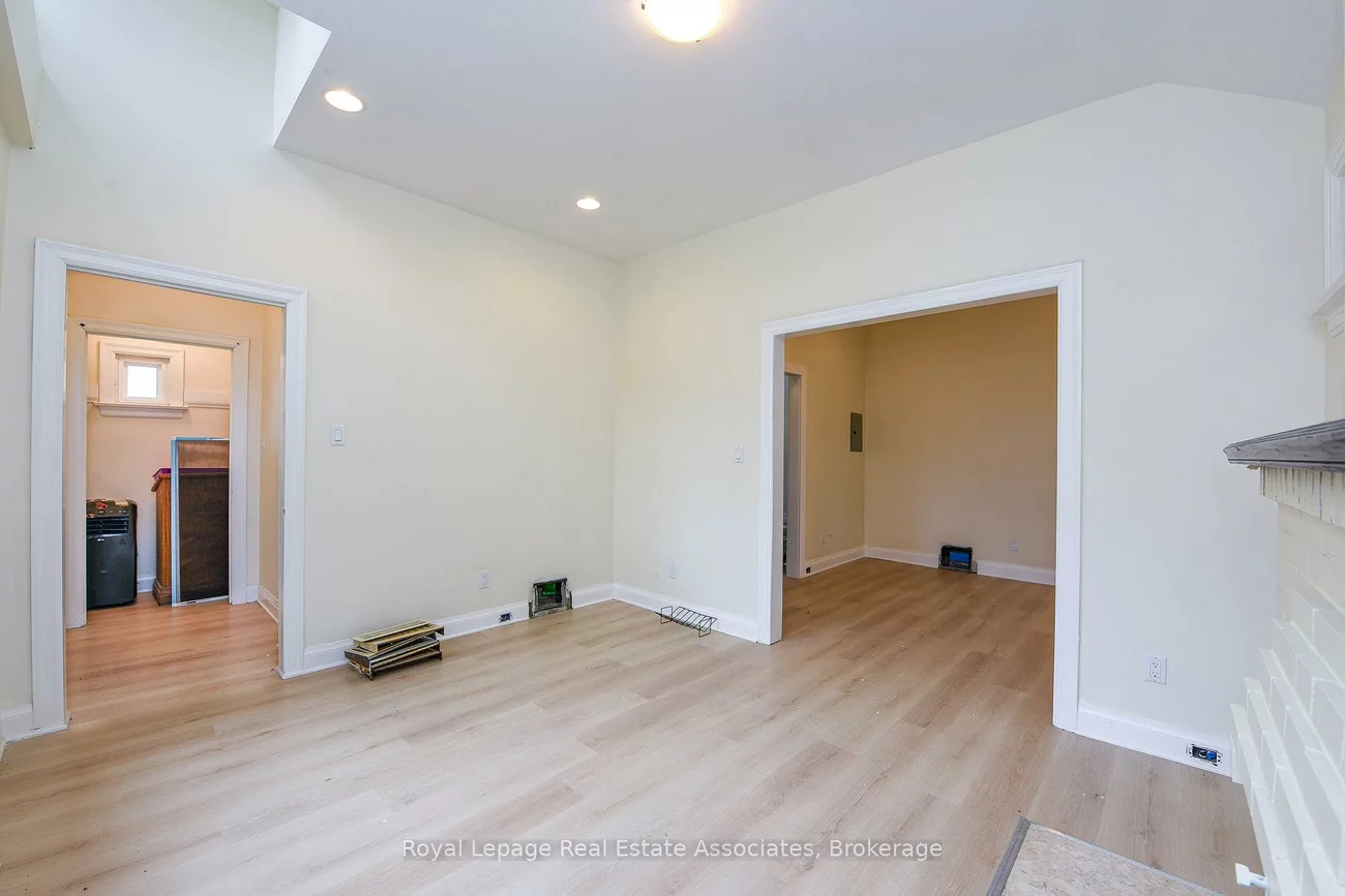 1561, Hurontario, Mineola, Mississauga