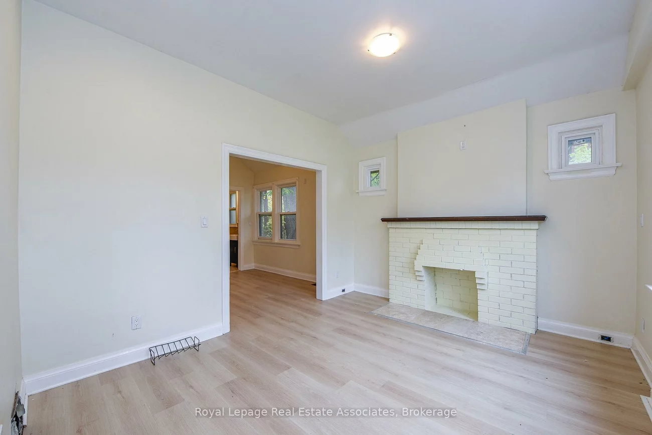 1561, Hurontario, Mineola, Mississauga