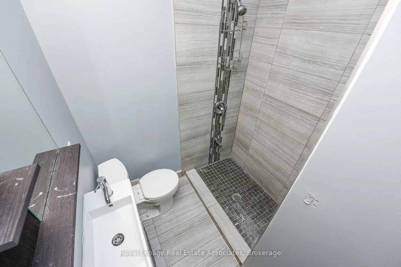 1561, Hurontario, Mineola, Mississauga