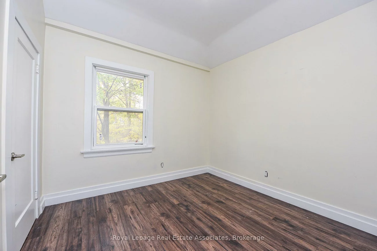 1561, Hurontario, Mineola, Mississauga