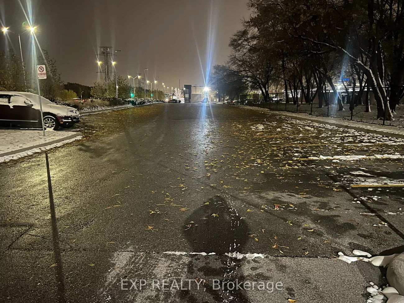 1185, Queensway, Dixie, Mississauga