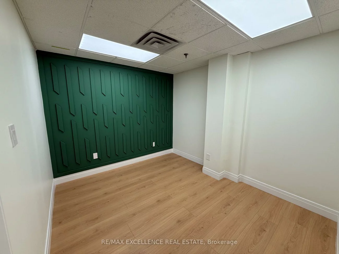 5484, Tomken, Northeast, Mississauga