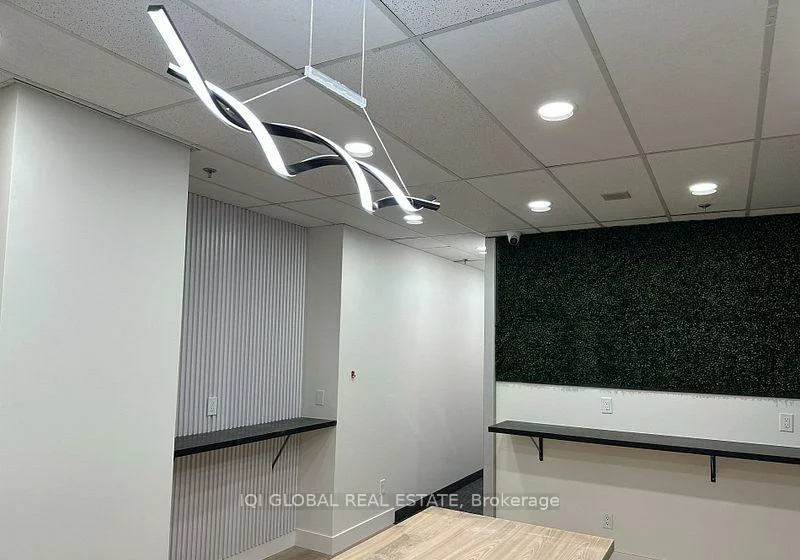 350, Burnhamthorpe, City Centre, Mississauga