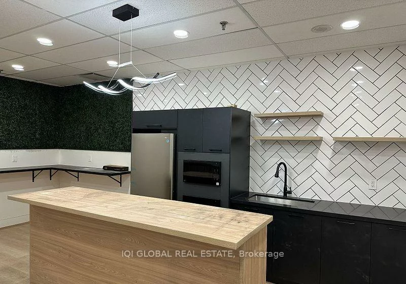 350, Burnhamthorpe, City Centre, Mississauga