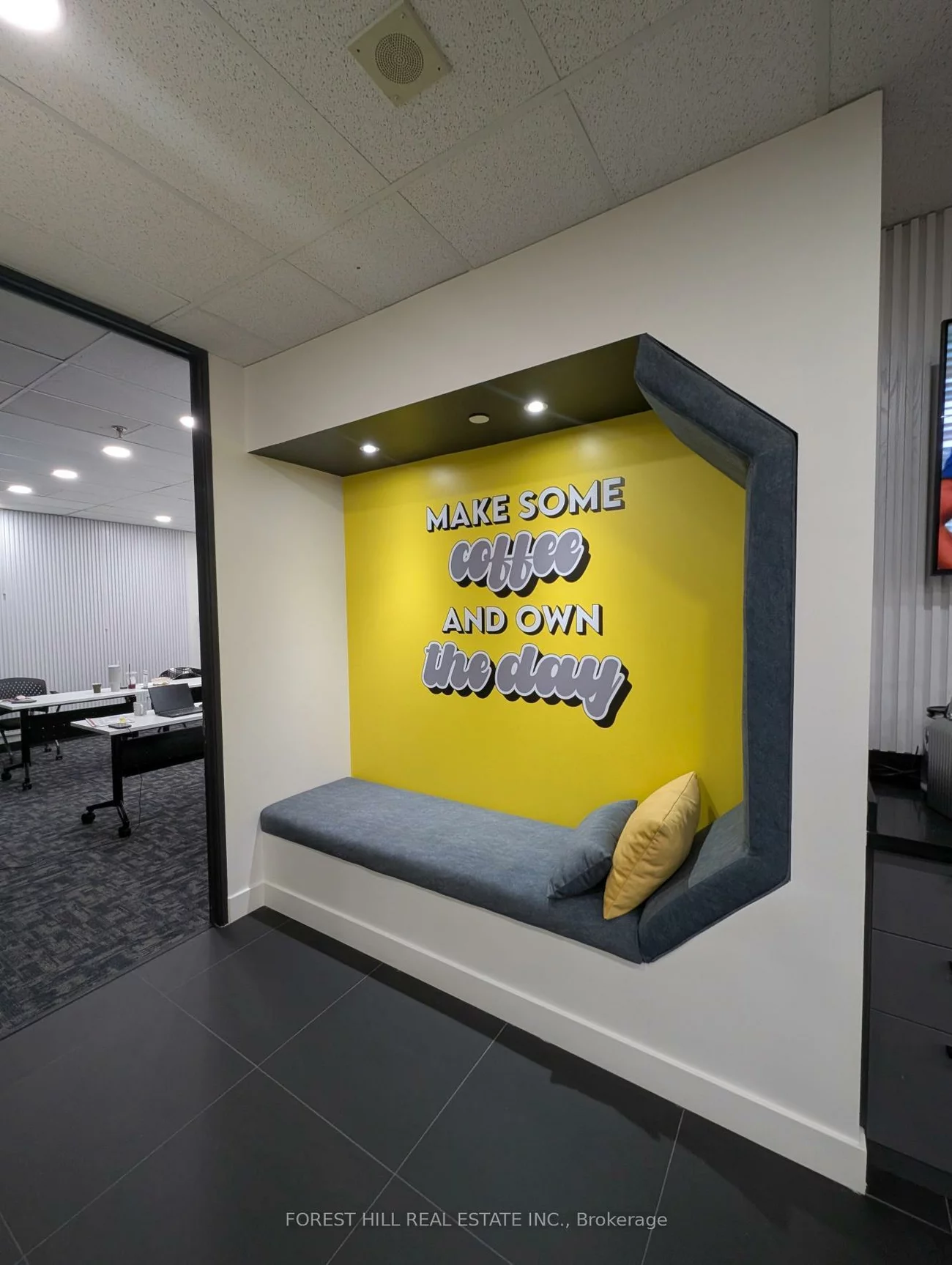 350, Burnhamthorpe, City Centre, Mississauga