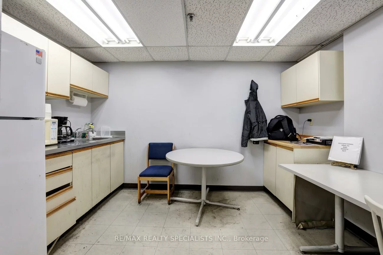 940, Westport, Northeast, Mississauga