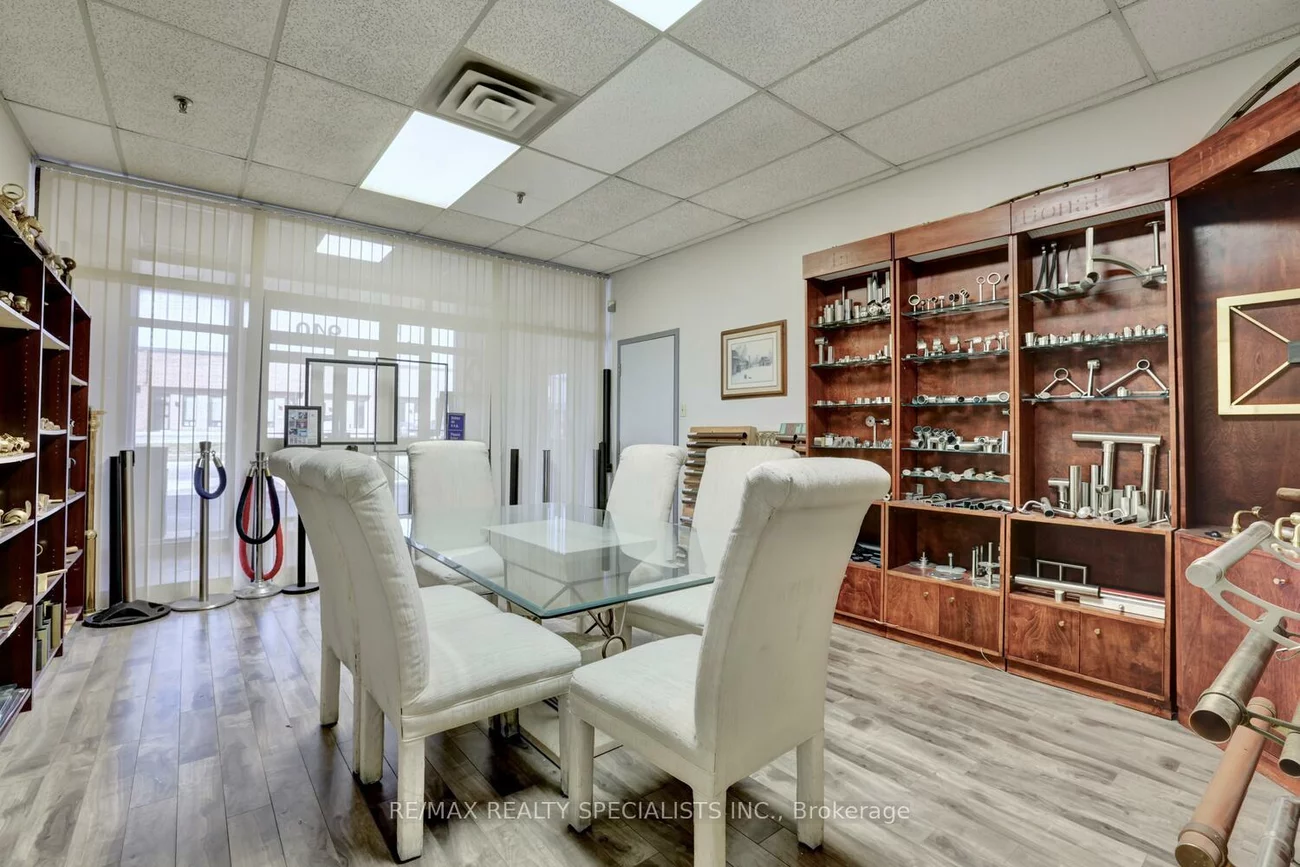 940, Westport, Northeast, Mississauga