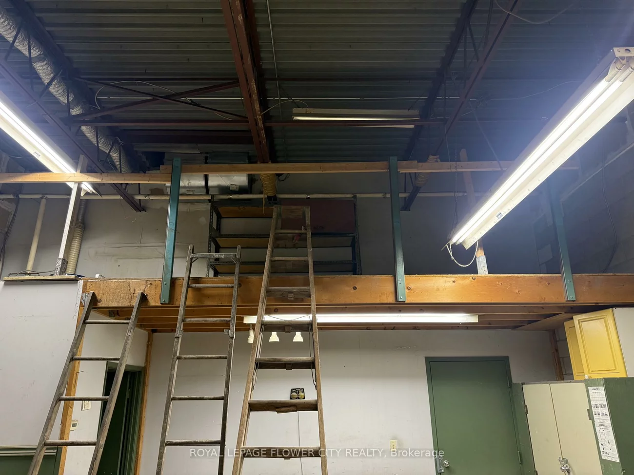 2386, Haines, Dixie, Mississauga