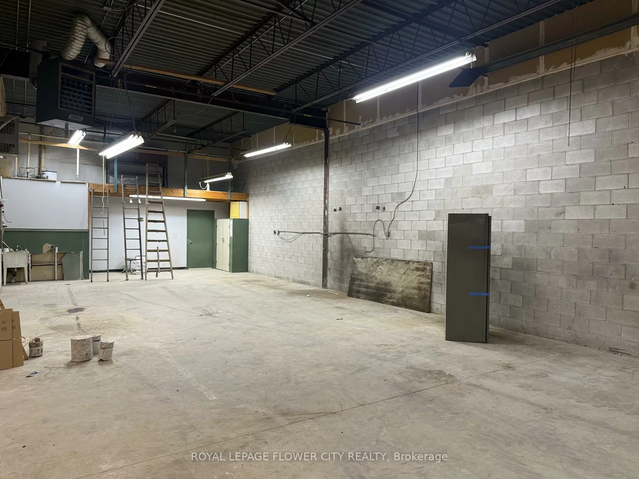 2386, Haines, Dixie, Mississauga