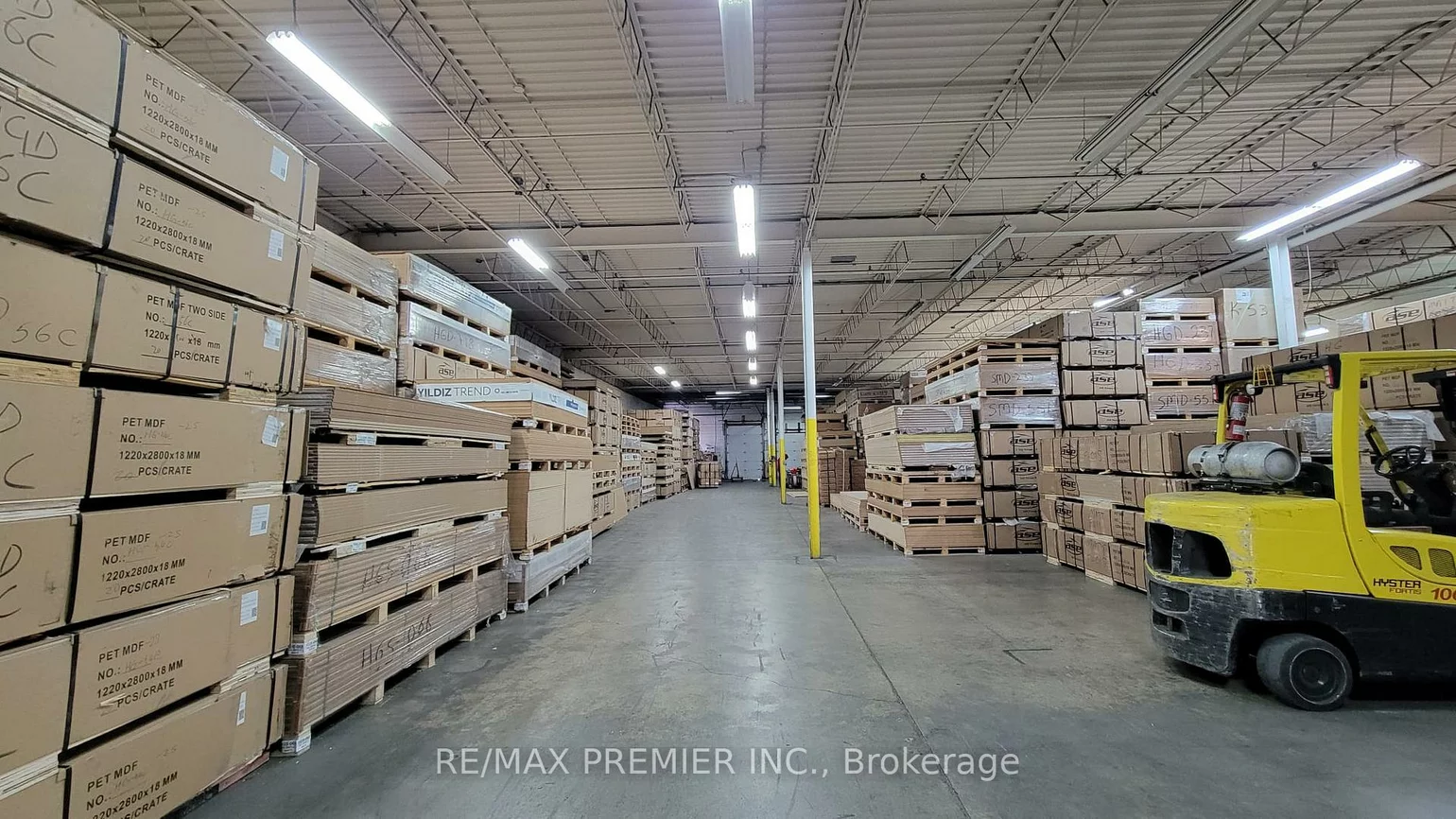 3081, Universal, Dixie, Mississauga