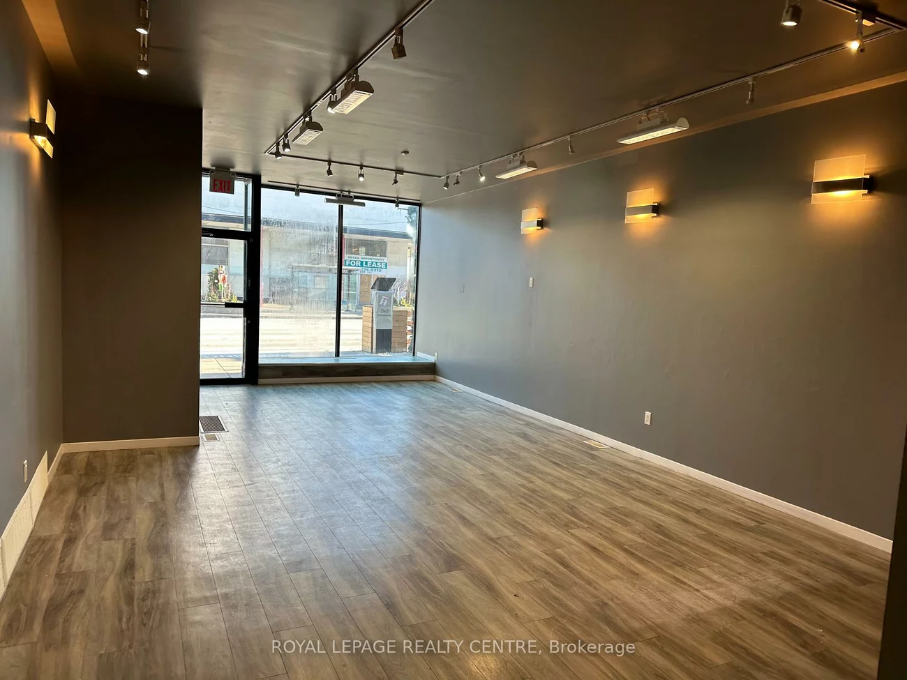 102, Lakeshore, Port Credit, Mississauga