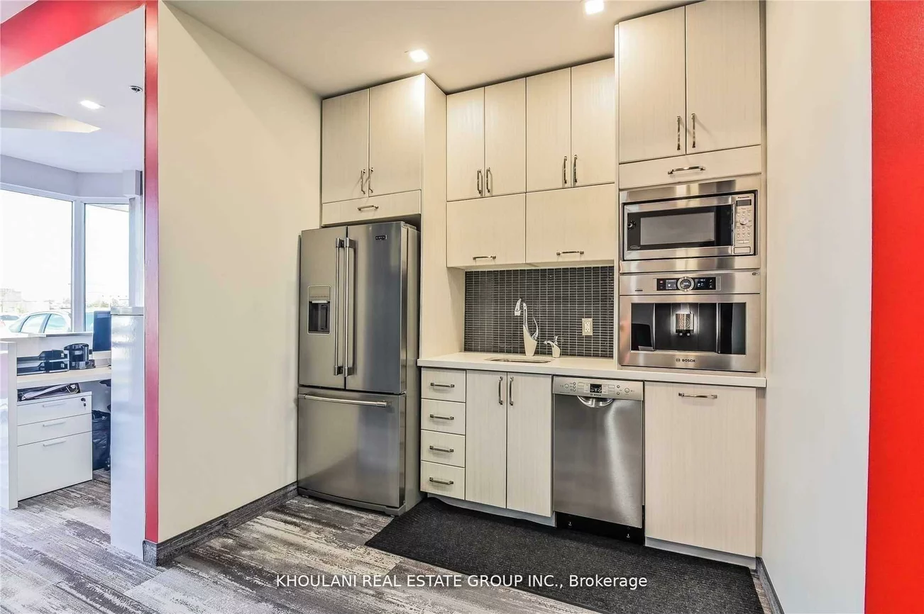 325, Central, Fairview, Mississauga