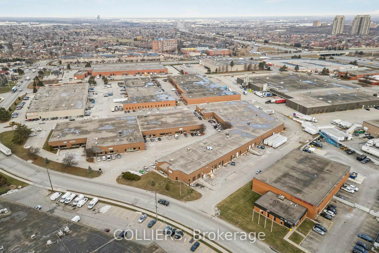 6815, Rexwood, Northeast, Mississauga