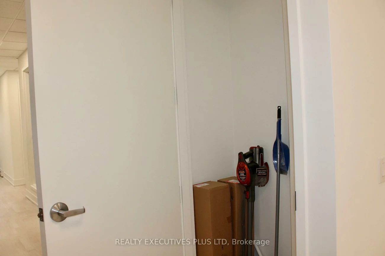 5700, Cancross, Gateway, Mississauga