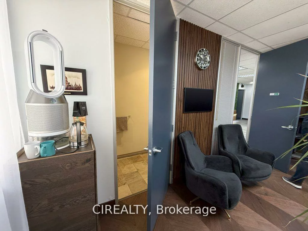 230, Watline, Gateway, Mississauga