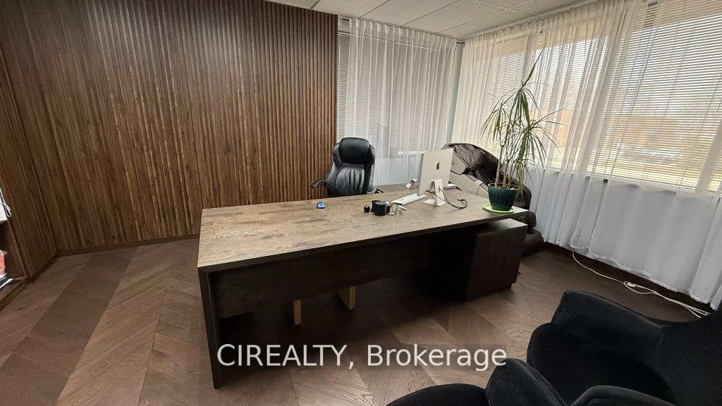 230, Watline, Gateway, Mississauga