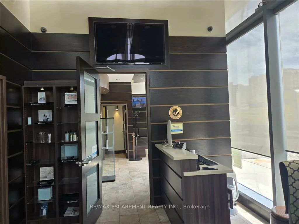 4033, Hurontario, City Centre, Mississauga