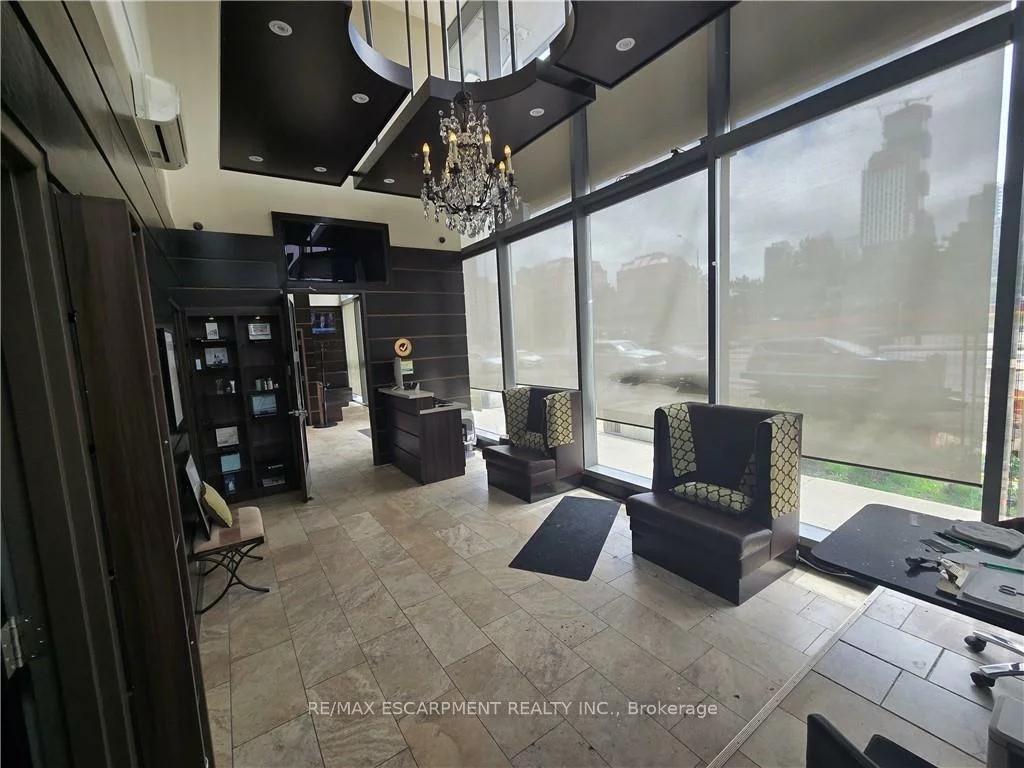 4033, Hurontario, City Centre, Mississauga