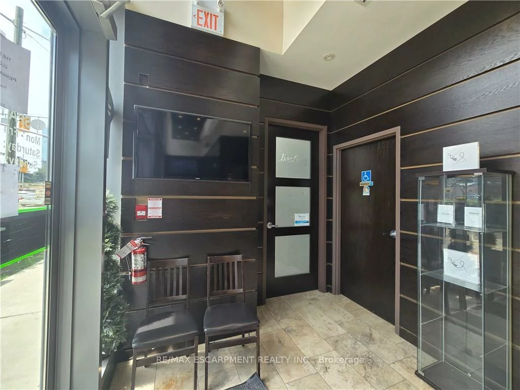 4033, Hurontario, City Centre, Mississauga