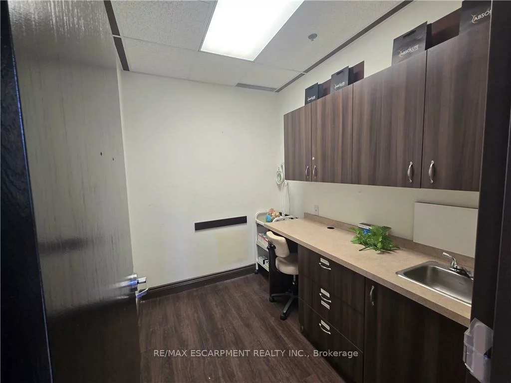 4033, Hurontario, City Centre, Mississauga