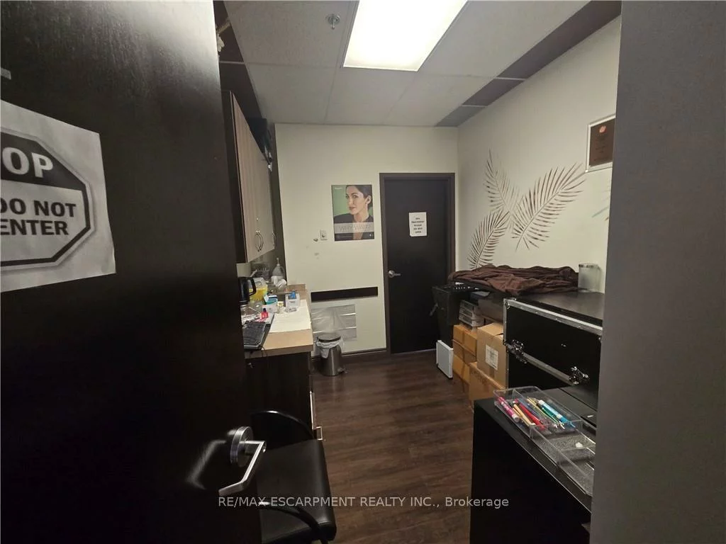 4033, Hurontario, City Centre, Mississauga