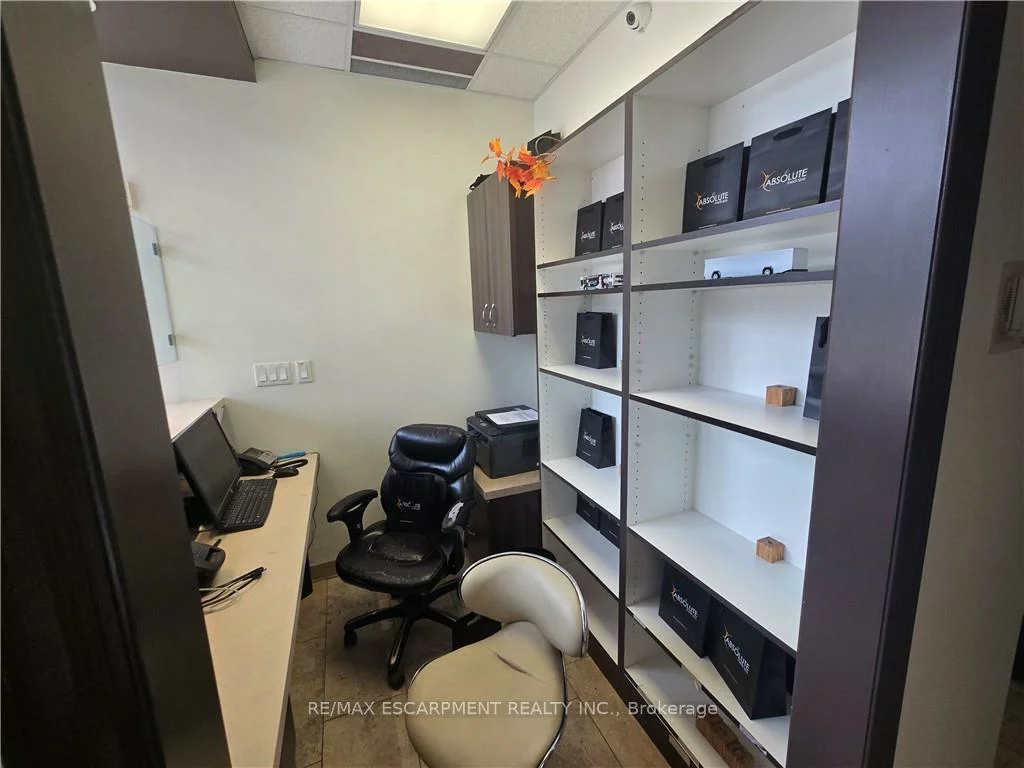 4033, Hurontario, City Centre, Mississauga