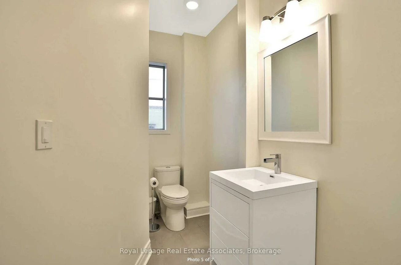 94, Lakeshore, Port Credit, Mississauga