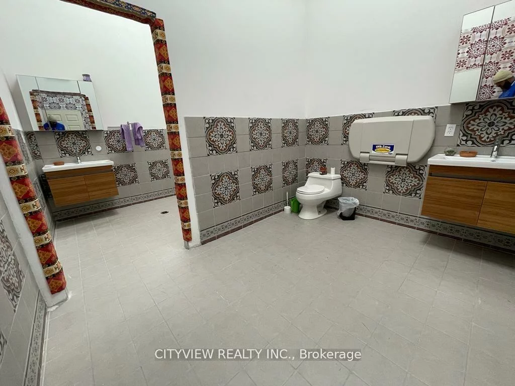 1151, Dundas, Erindale, Mississauga