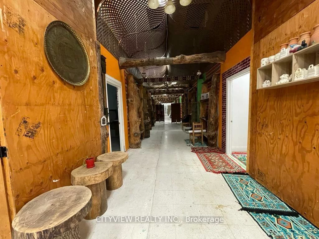 1151, Dundas, Erindale, Mississauga