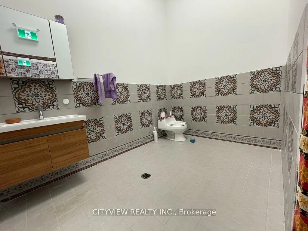 1151, Dundas, Erindale, Mississauga