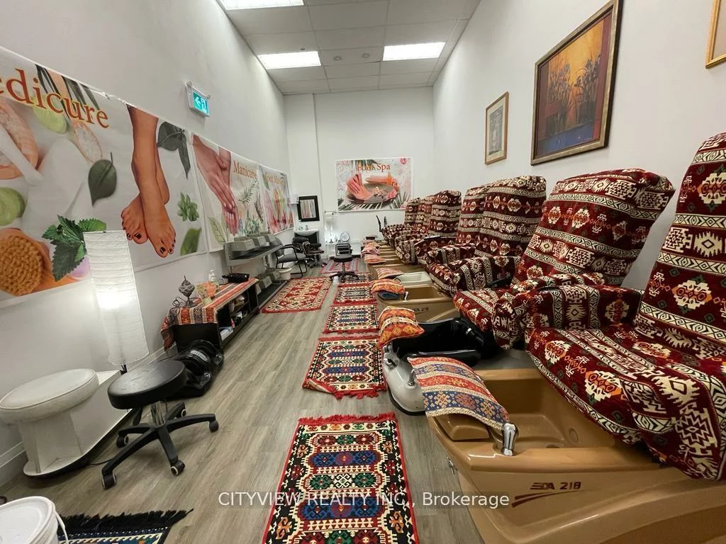 1151, Dundas, Erindale, Mississauga