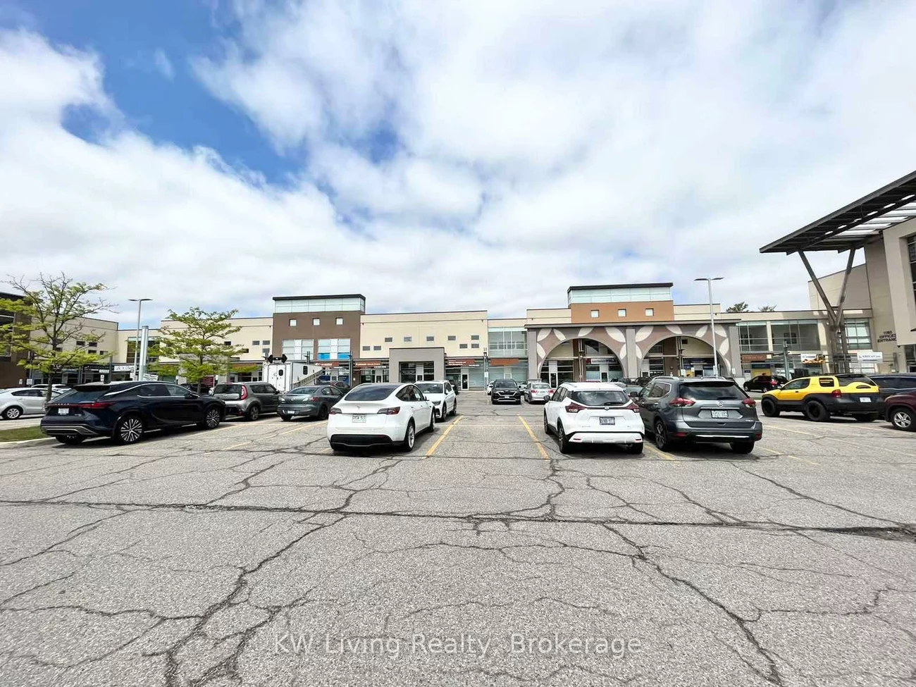 1065, Canadian, Northeast, Mississauga