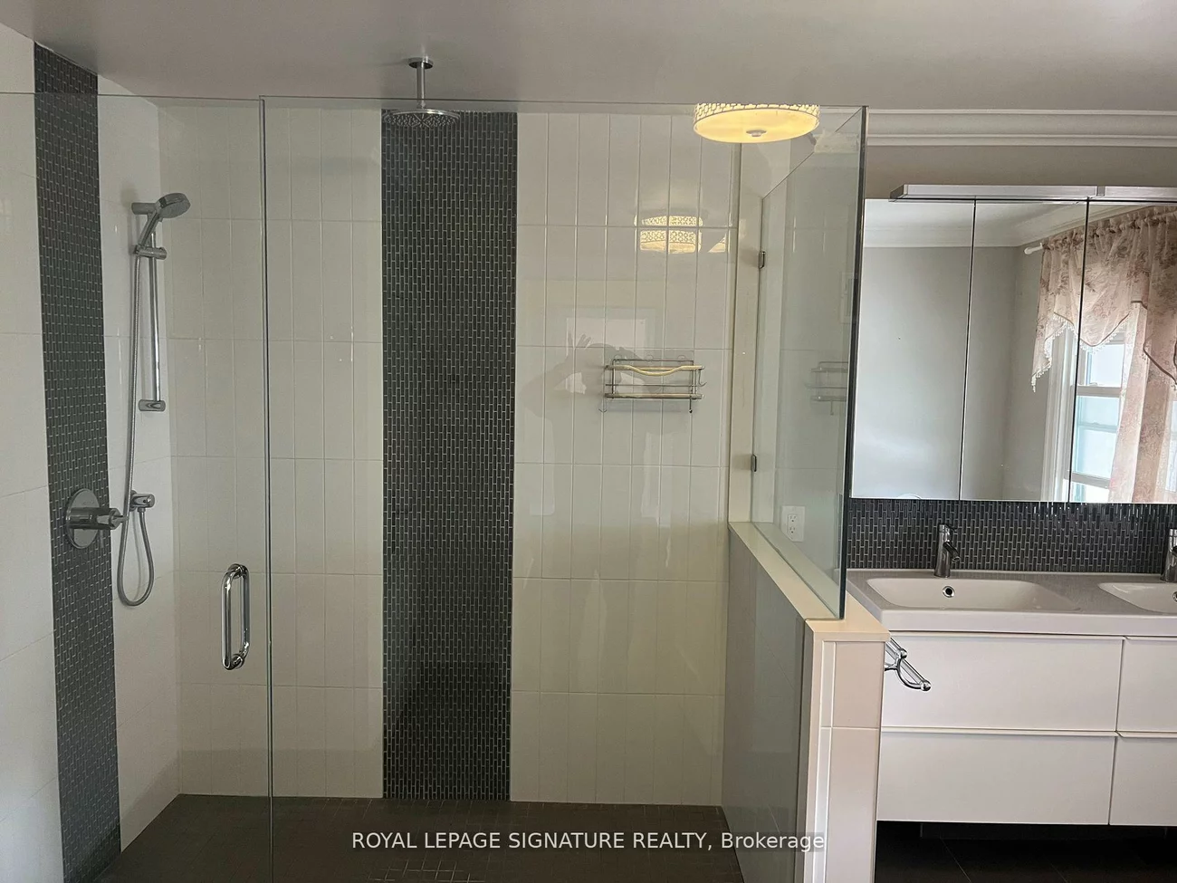 158, Church, Streetsville, Mississauga