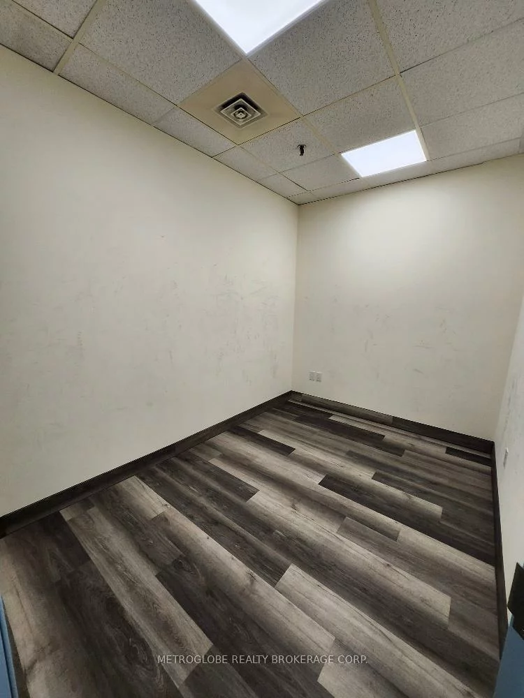 1110, Kamato, Northeast, Mississauga