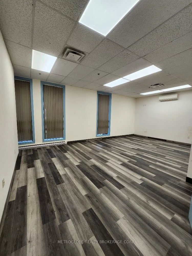 1110, Kamato, Northeast, Mississauga