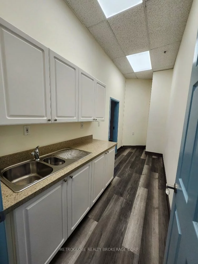 1110, Kamato, Northeast, Mississauga