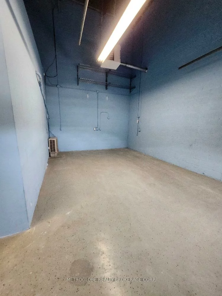 1110, Kamato, Northeast, Mississauga