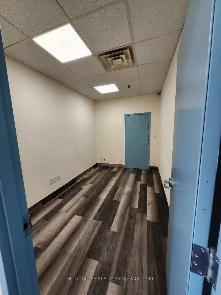 1110, Kamato, Northeast, Mississauga