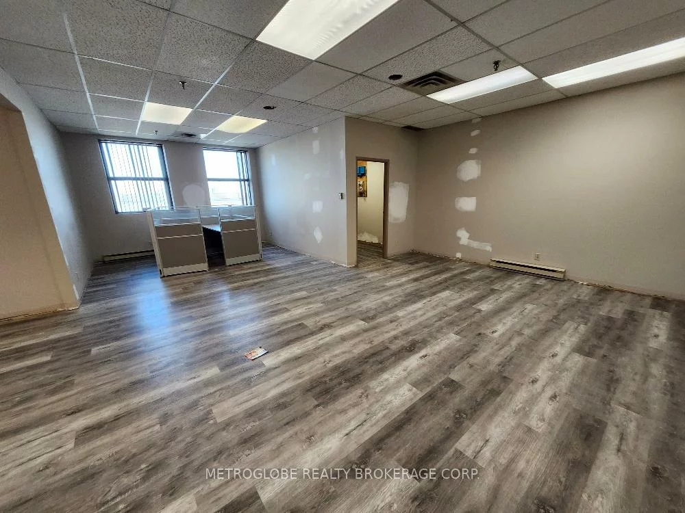 5511, Tomken, Northeast, Mississauga