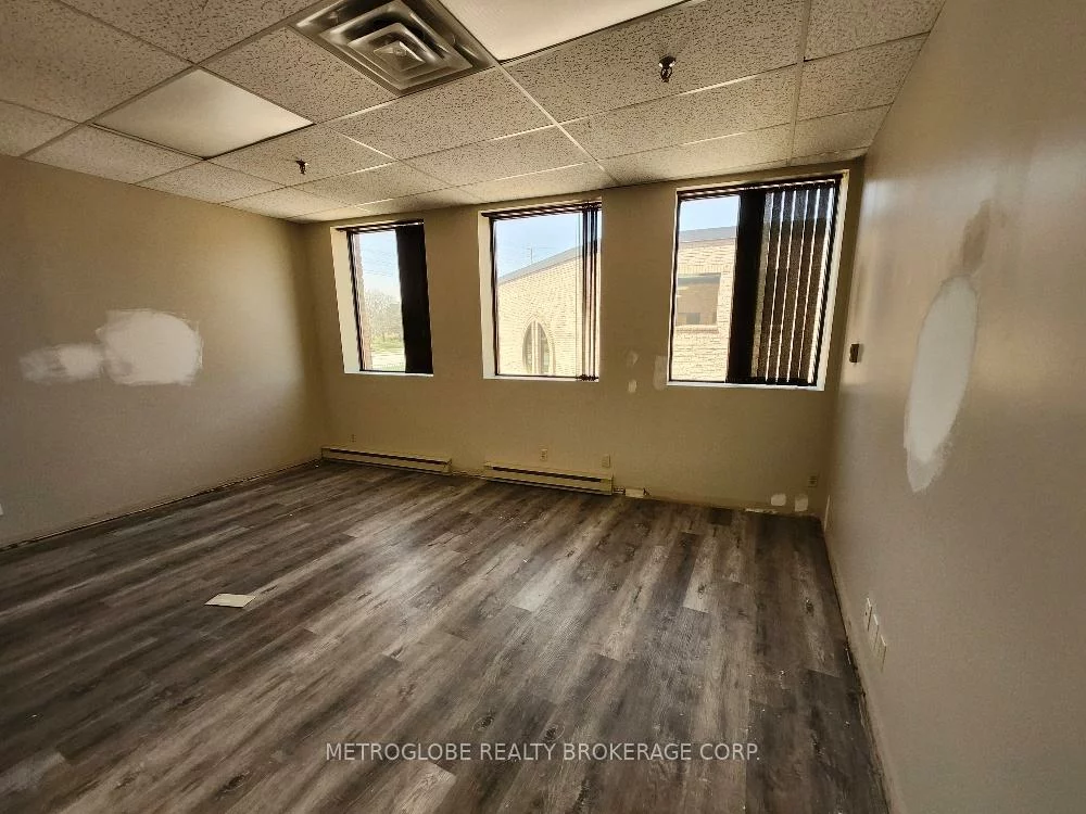 5511, Tomken, Northeast, Mississauga