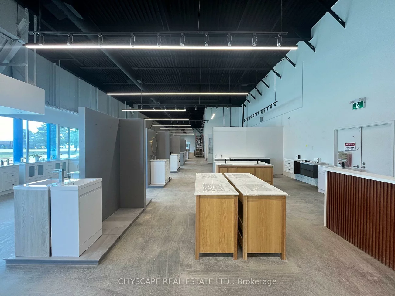 6150, Dixie, Northeast, Mississauga