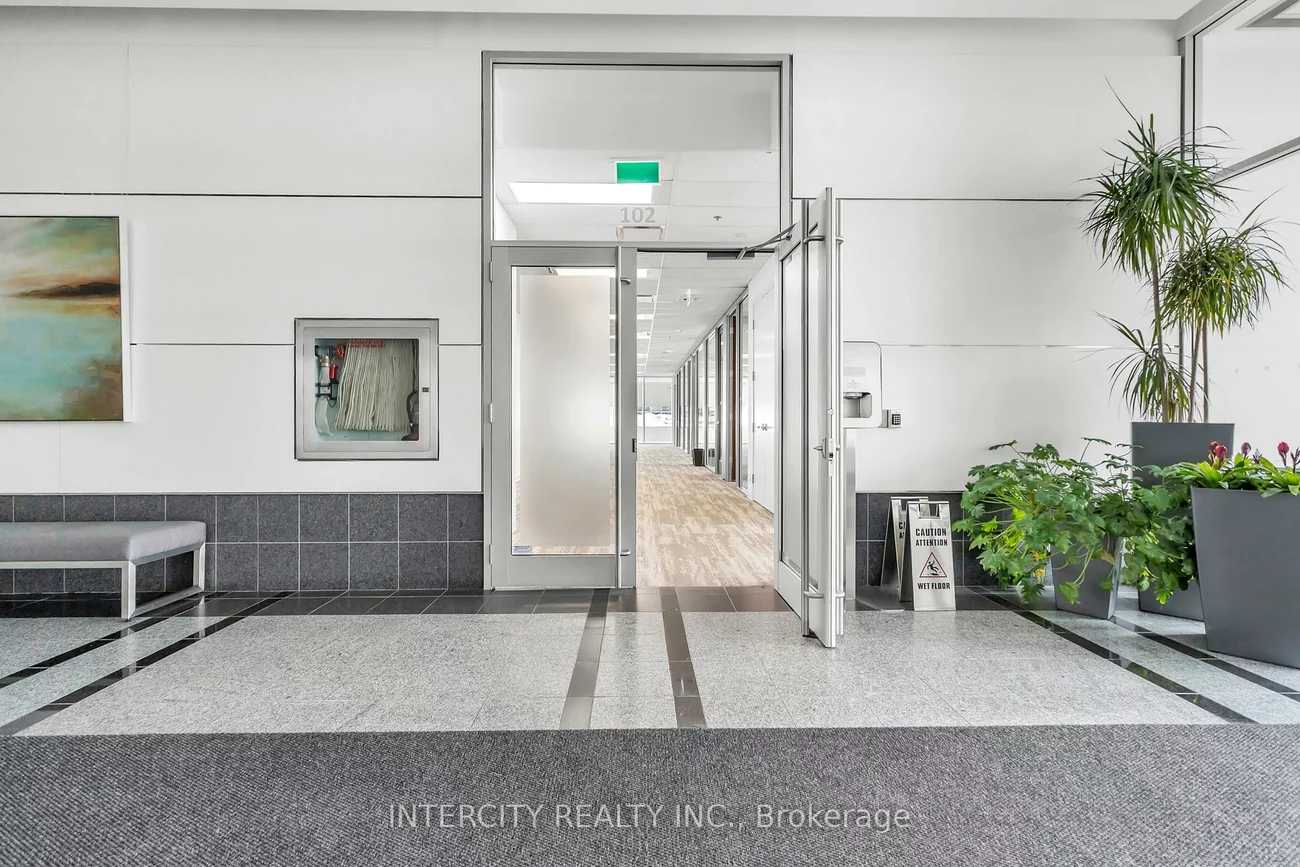 5750, Explorer, Airport Corporate, Mississauga