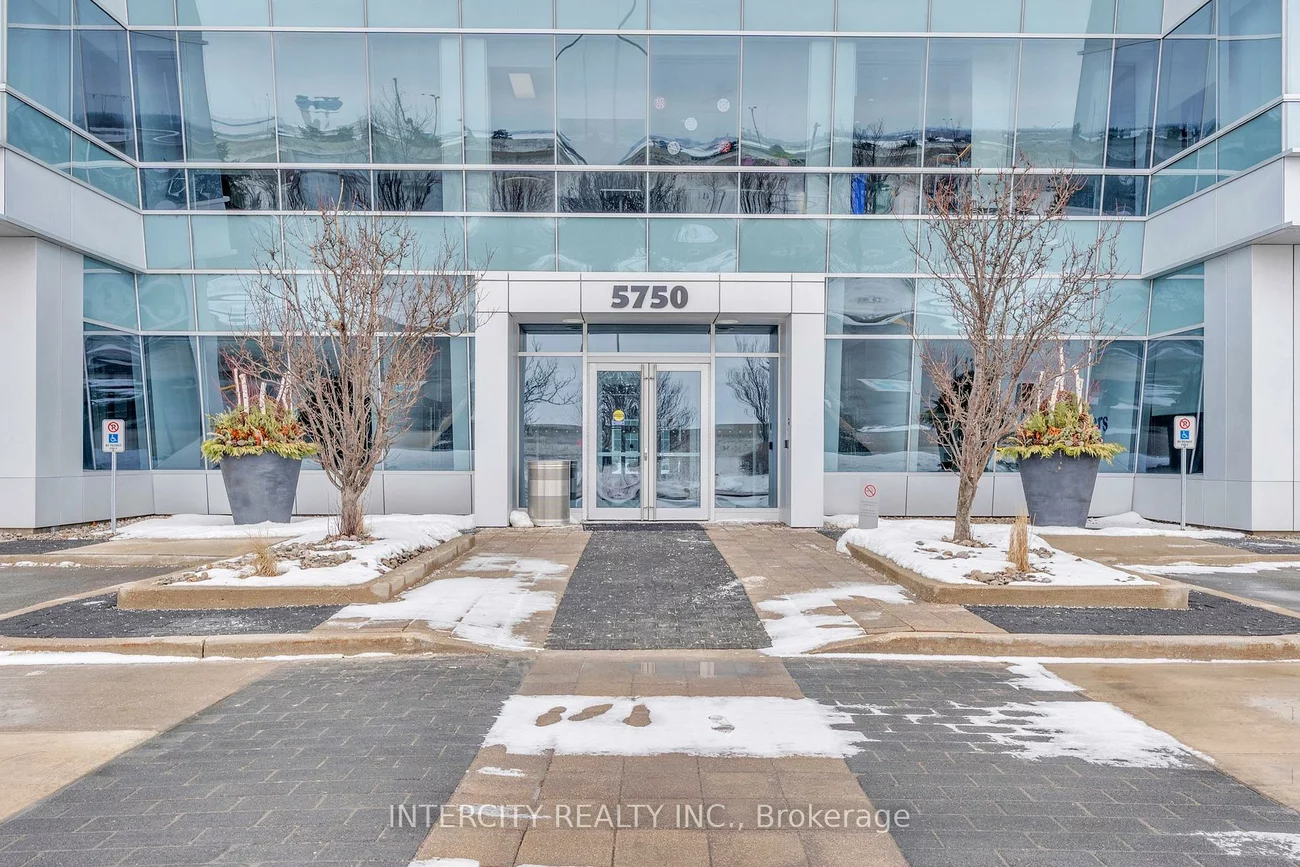 5750, Explorer, Airport Corporate, Mississauga