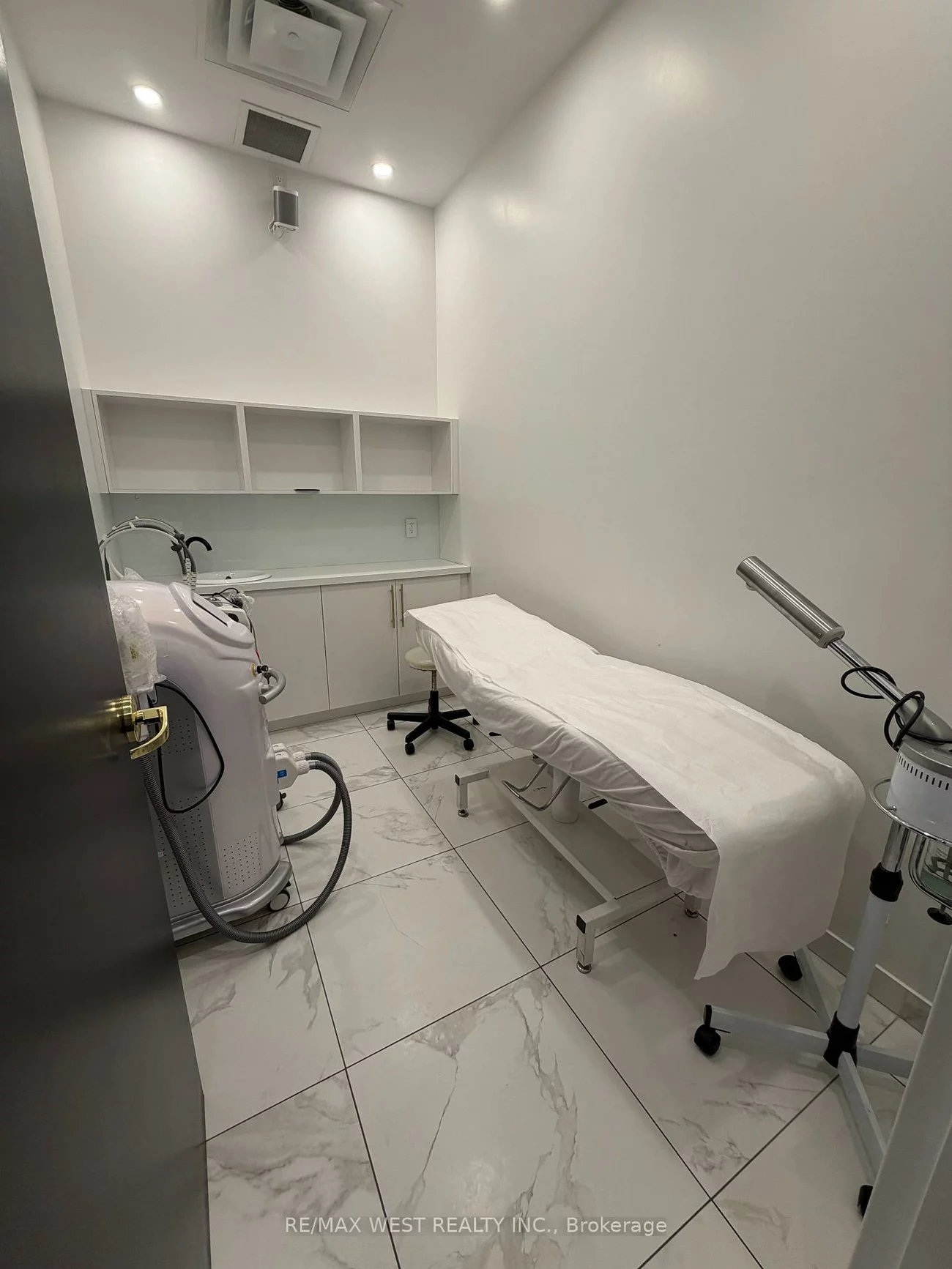 5027, Hurontario, Hurontario, Mississauga