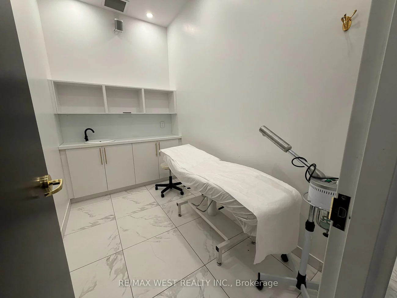 5027, Hurontario, Hurontario, Mississauga