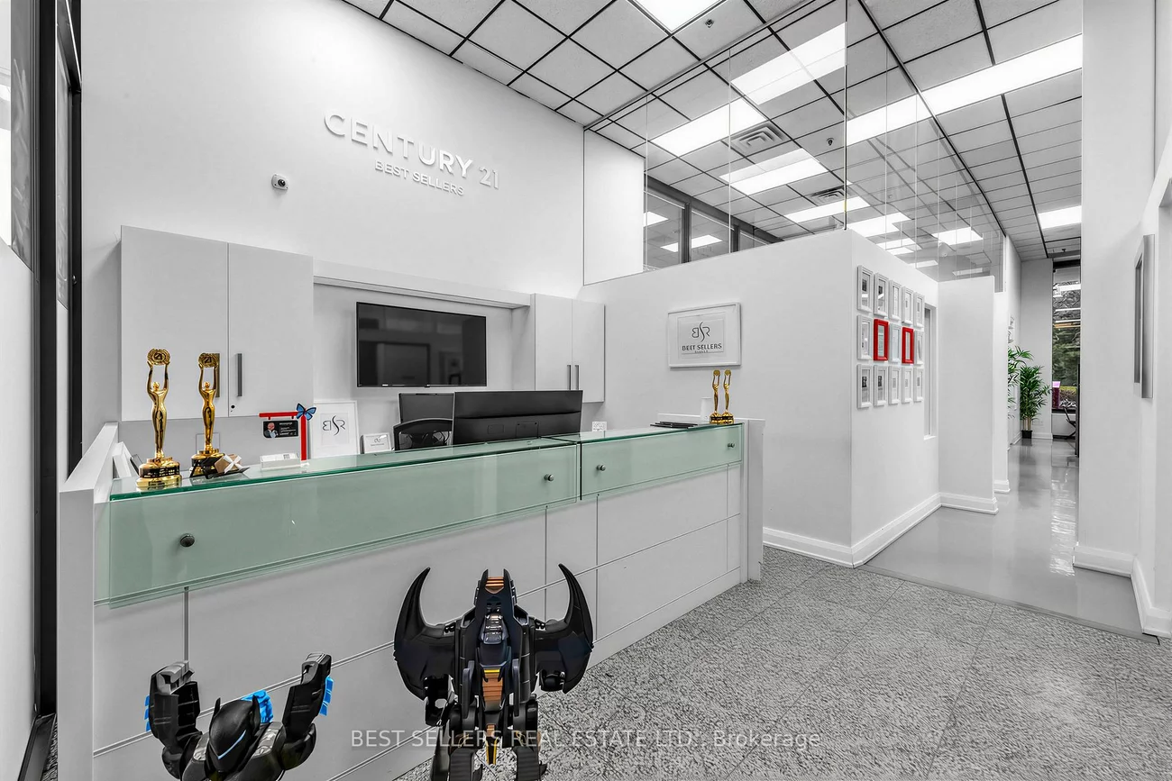 4, Robert Speck, City Centre, Mississauga