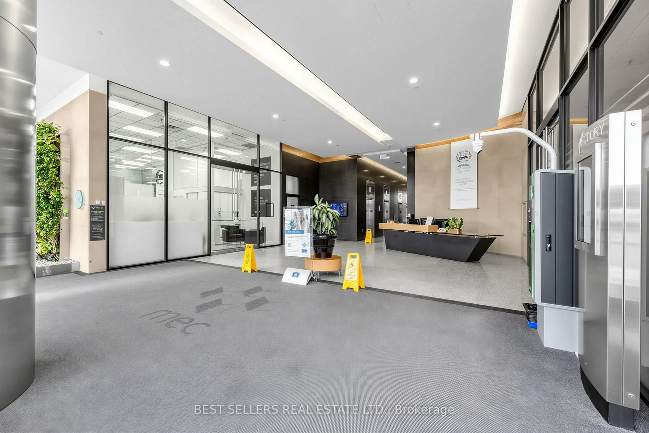 4, Robert Speck, City Centre, Mississauga