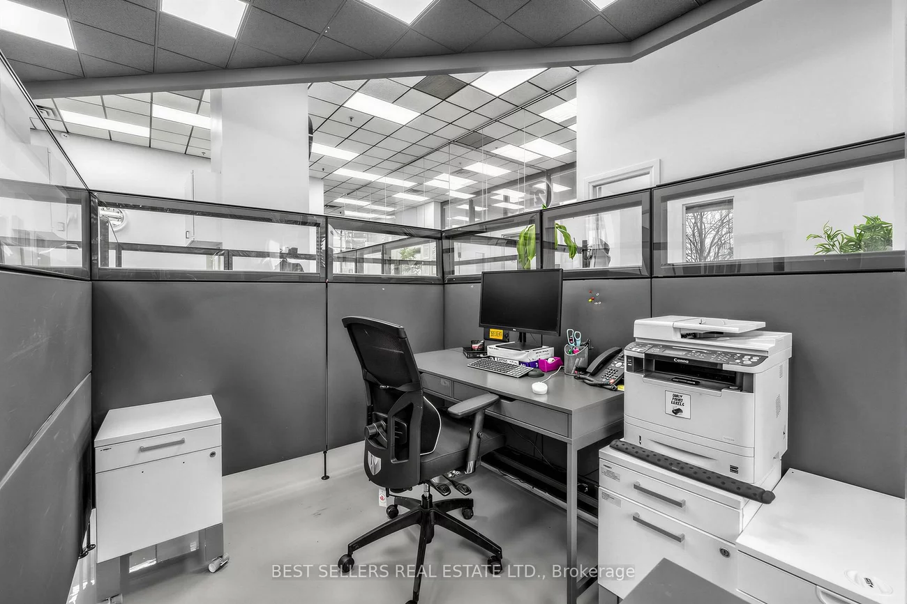 4, Robert Speck, City Centre, Mississauga