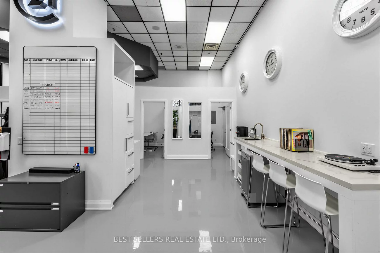 4, Robert Speck, City Centre, Mississauga