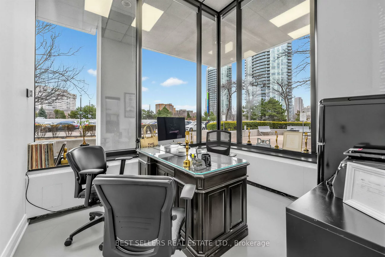 4, Robert Speck, City Centre, Mississauga